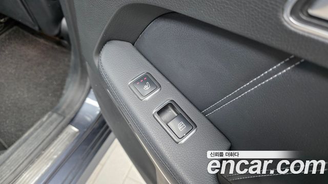 Mercedes-Benz E-Class 2016 — photo 19