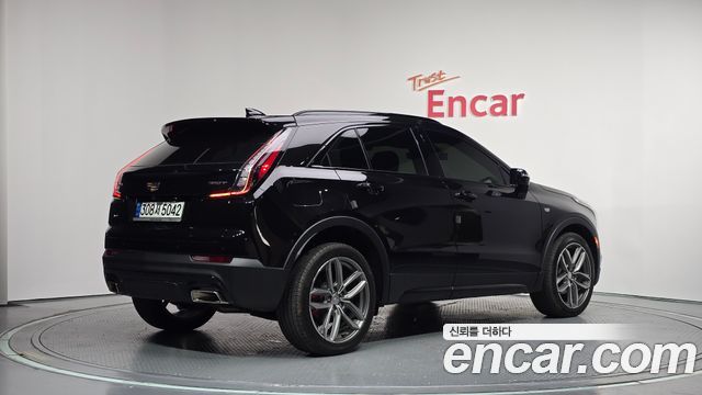Cadillac XT4 2021 — photo 2