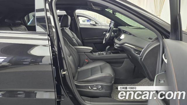 Cadillac XT4 2021 — photo 16