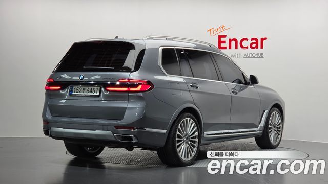 BMW X7 2023 — photo 2