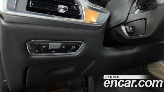 BMW X7 2023 — photo 28