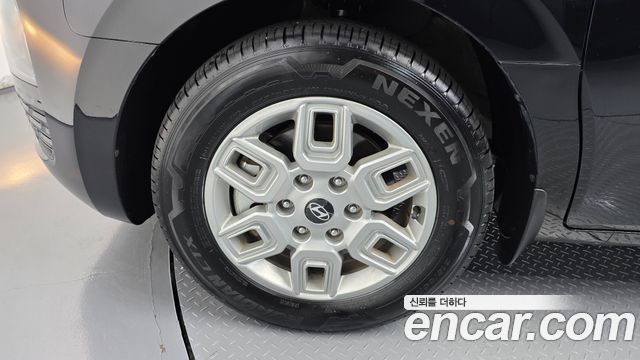 Hyundai Staria 2025 — photo 5