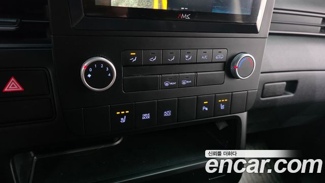Hyundai Staria 2025 — photo 24