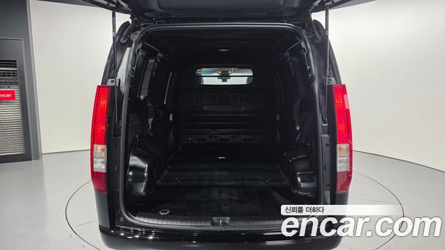 Hyundai Staria 2025 — photo 26