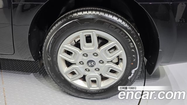 Hyundai Staria 2025 — photo 7