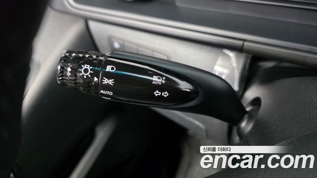 Hyundai Staria 2025 — photo 27