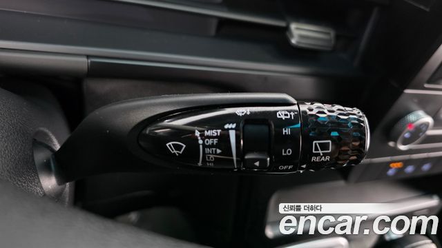 Hyundai Staria 2025 — photo 28