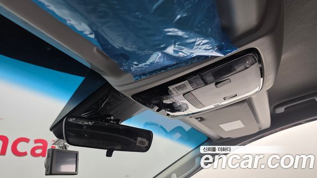 Hyundai Staria 2025 — photo 30