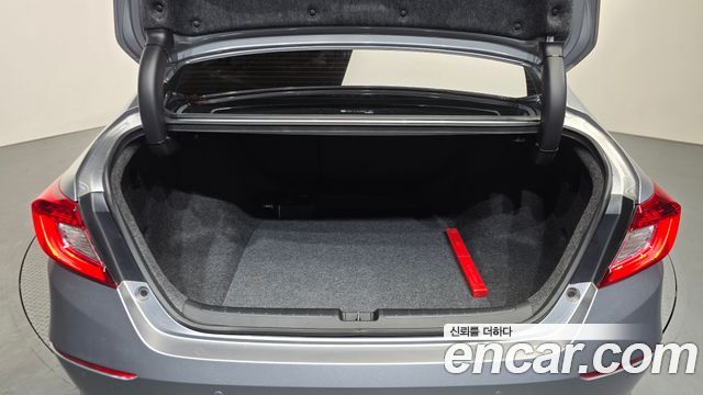 Honda Accord 2019 — photo 17