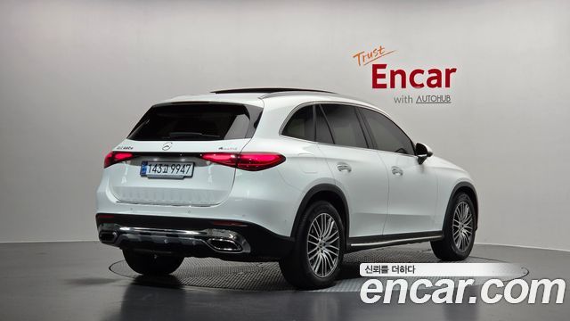 Mercedes-Benz GLC-Class 2023 — photo 2