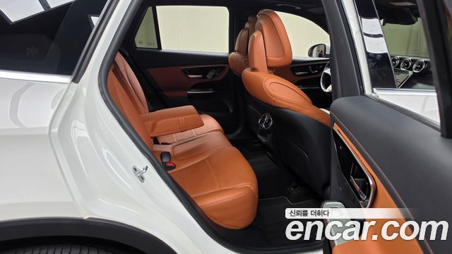 Mercedes-Benz GLC-Class 2023 — photo 17