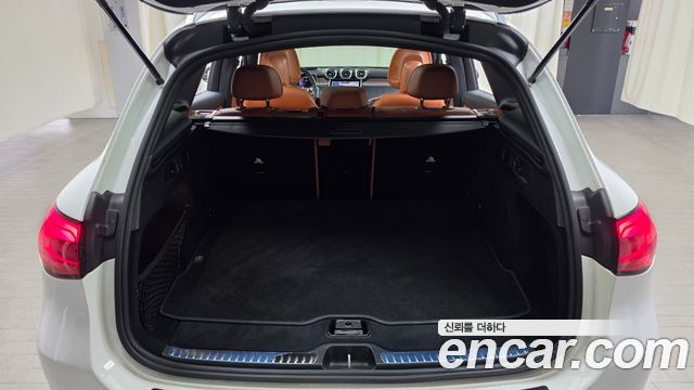 Mercedes-Benz GLC-Class 2023 — photo 24