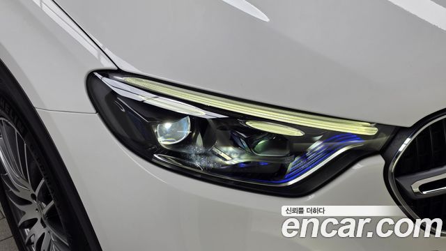 Mercedes-Benz GLC-Class 2023 — photo 8