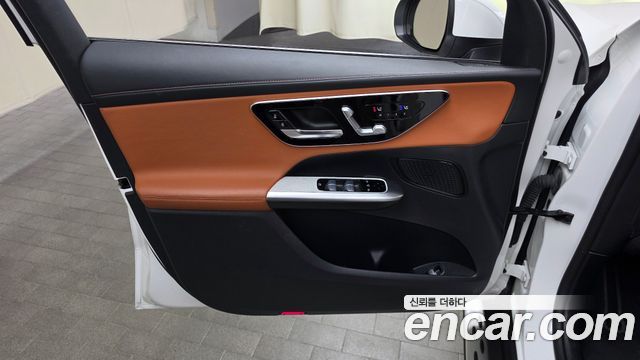 Mercedes-Benz GLC-Class 2023 — photo 14