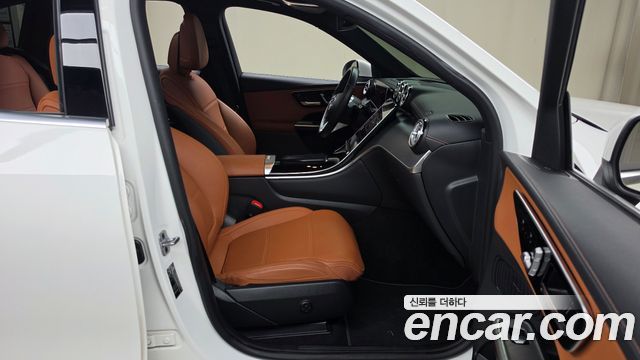 Mercedes-Benz GLC-Class 2023 — photo 16