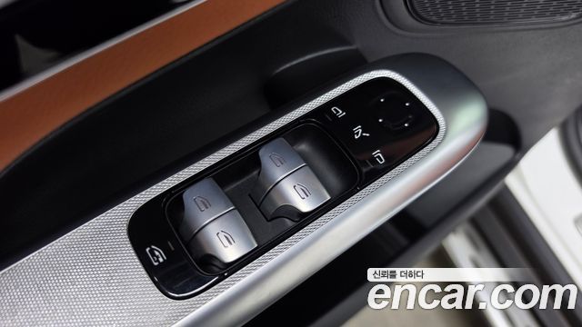 Mercedes-Benz GLC-Class 2023 — photo 29