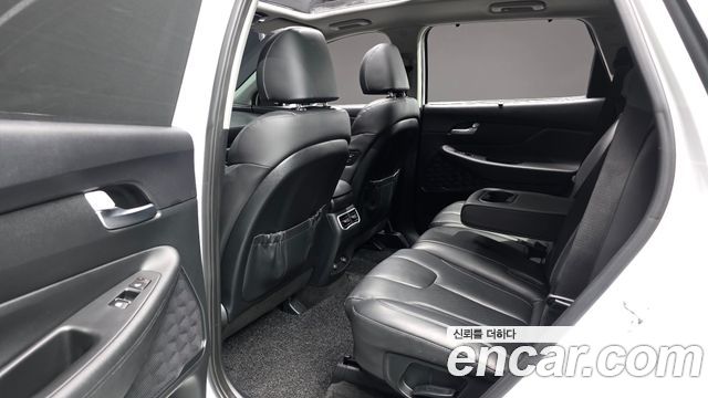 Hyundai Santafe 2022 — photo 17