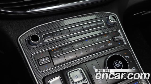 Hyundai Santafe 2022 — photo 30