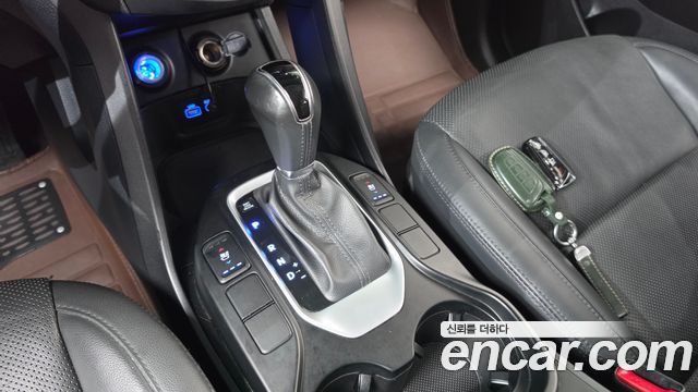 Hyundai Santafe 2016 — photo 12