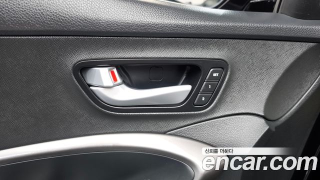 Hyundai Santafe 2016 — photo 31