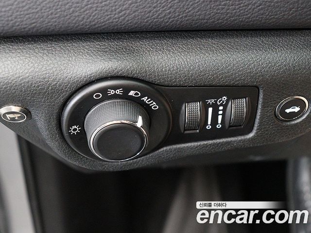 Chrysler 200 2015 — photo 12