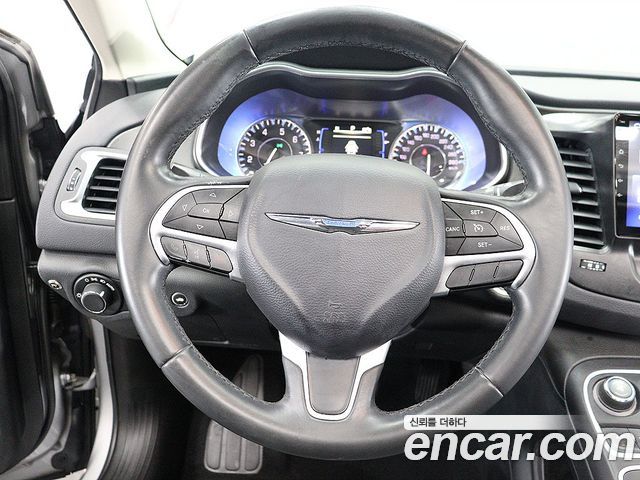 Chrysler 200 2015 — photo 15