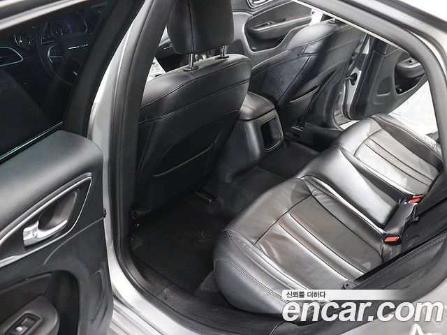 Chrysler 200 2015 — photo 16