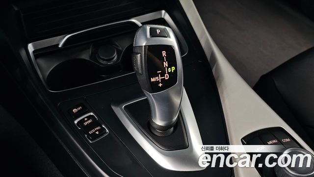 BMW 1-Series 2018 — photo 12