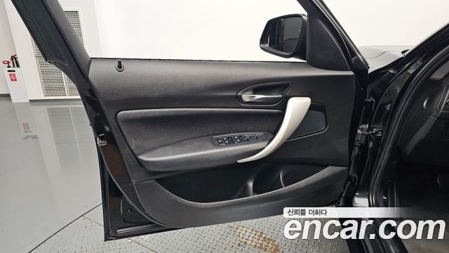 BMW 1-Series 2018 — photo 14