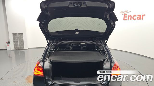 BMW 1-Series 2018 — photo 33