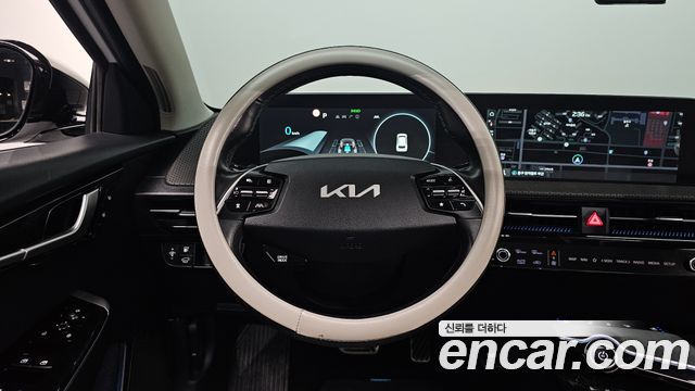 Kia EV6 2022 — photo 18