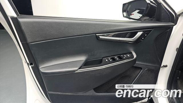Kia EV6 2022 — photo 15