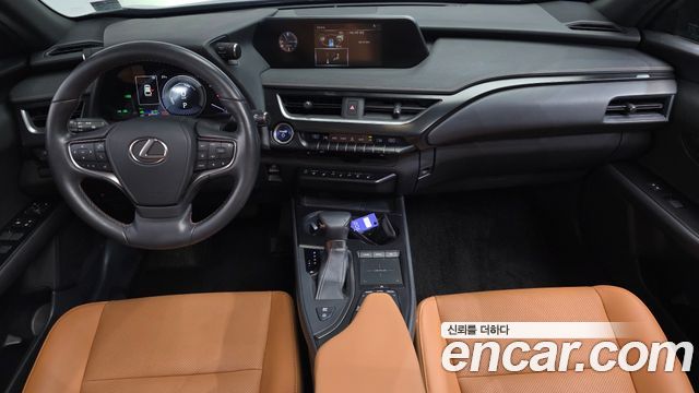 Lexus UX 2019 — photo 10