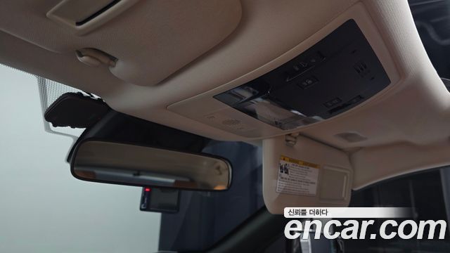 Lexus UX 2019 — photo 23
