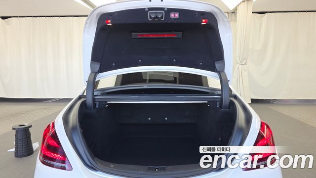 Mercedes-Benz S-Class 2018 — photo 26