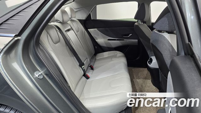 Hyundai AVANTE 2021 — photo 11