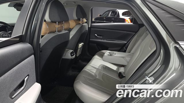 Hyundai AVANTE 2021 — photo 17
