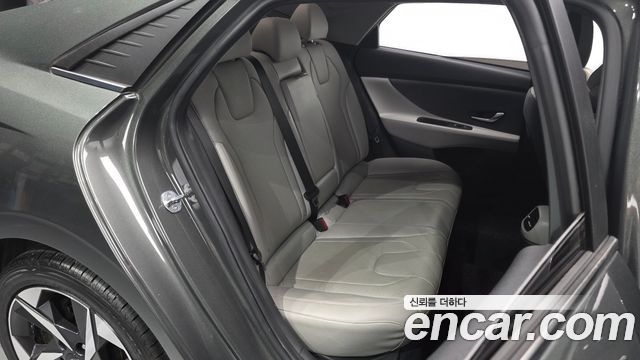 Hyundai AVANTE 2021 — photo 18