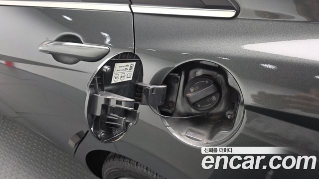 Hyundai AVANTE 2021 — photo 33