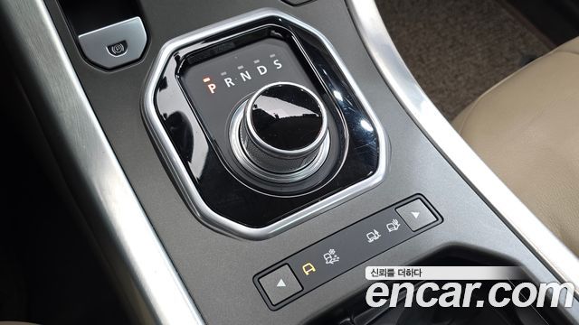 Land Rover Range Rover Evoque 2016 — photo 12