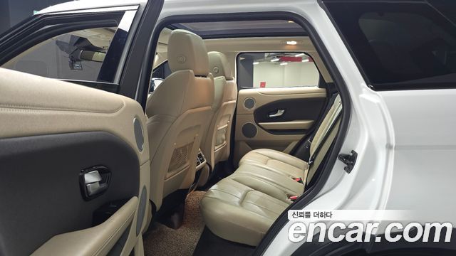 Land Rover Range Rover Evoque 2016 — photo 17