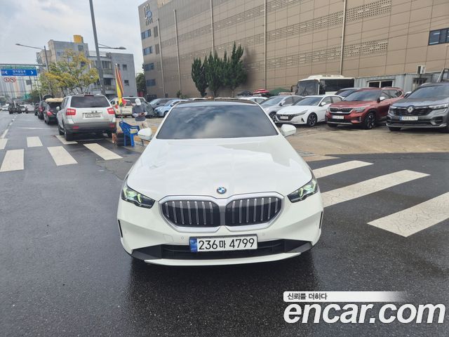 BMW 5-Series 2024 — photo 3