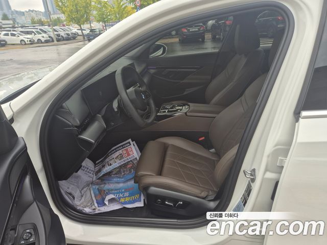 BMW 5-Series 2024 — photo 16