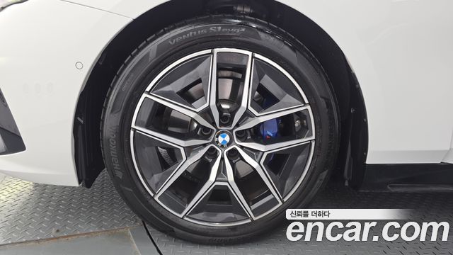 BMW 5-Series 2025 — photo 5