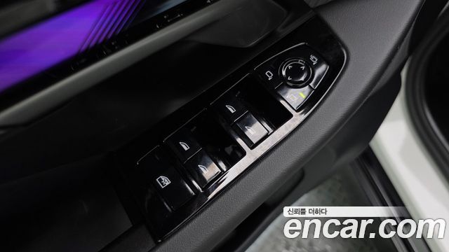 BMW 5-Series 2025 — photo 19