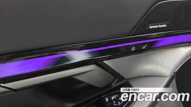BMW 5-Series 2025 — photo 21