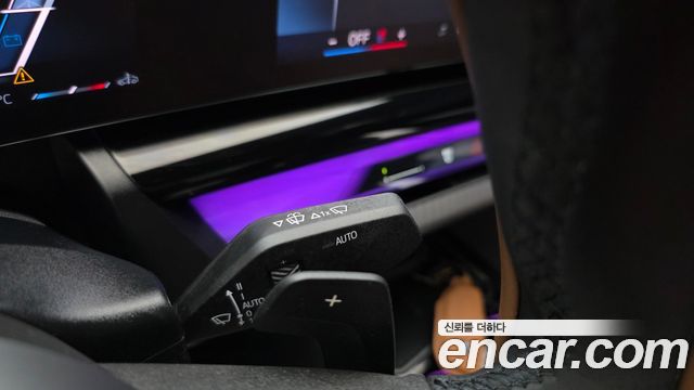 BMW 5-Series 2025 — photo 24