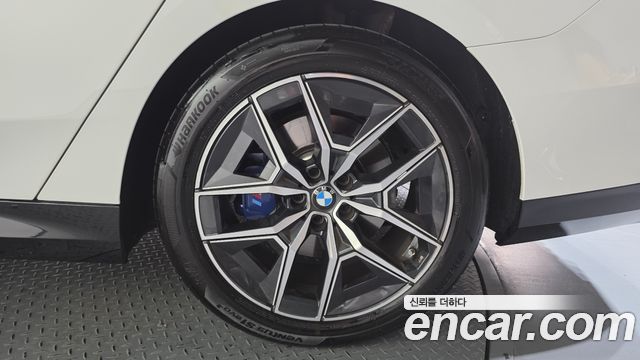 BMW 5-Series 2025 — photo 7