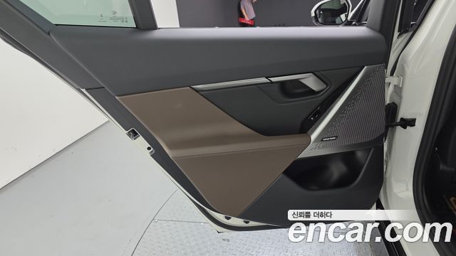 BMW 5-Series 2025 — photo 15