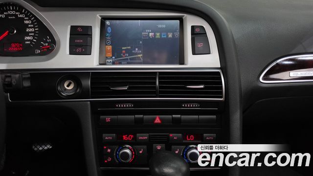 Audi A6 2011 — photo 14